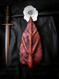 Écaille de Caraxes rouge sculptée et peinte à la main