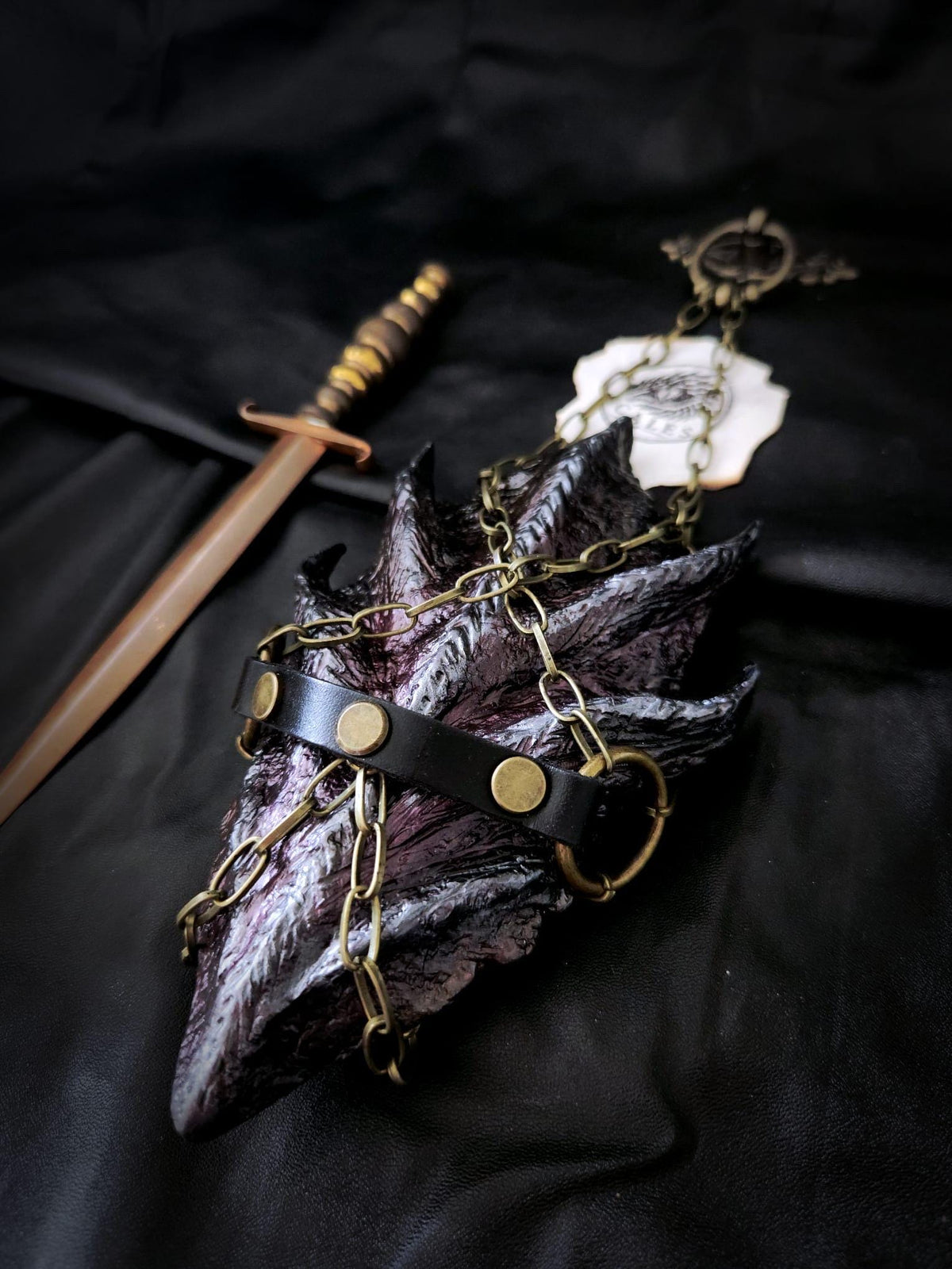 Écaille de Drogon avec harnais en cuir de vachette