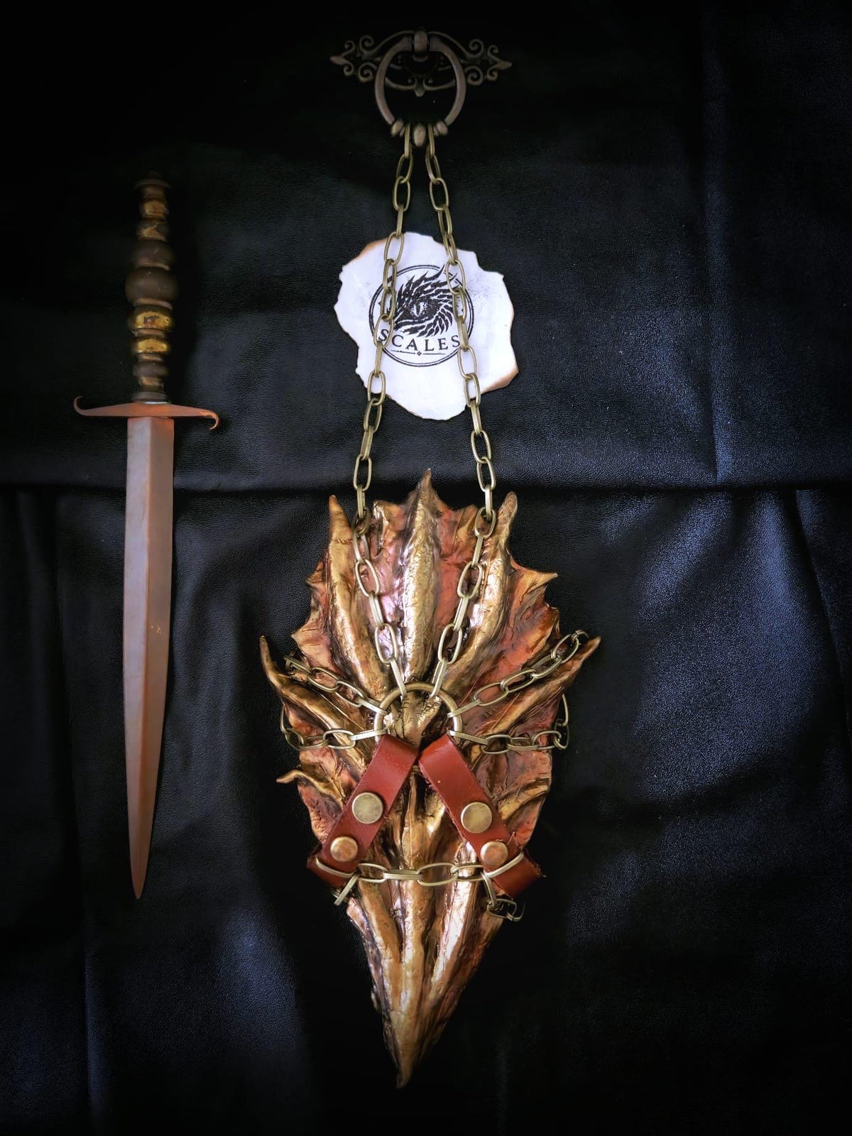 Écaille de Smaug avec harnais en cuir de vachette