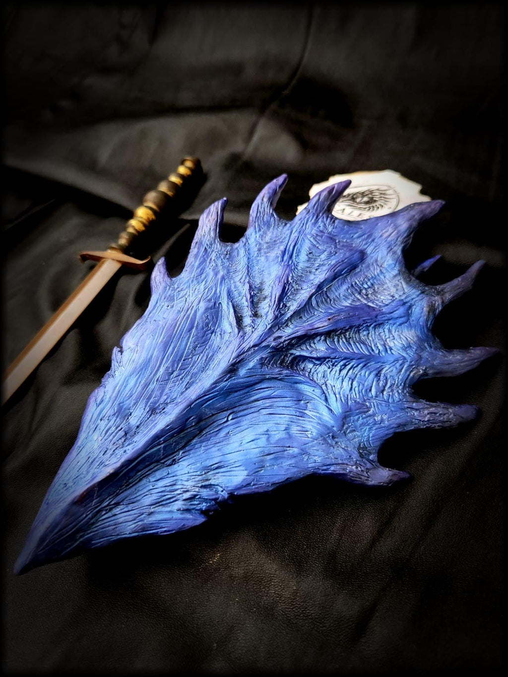 Détail des reliefs et piques de l’écaille de Dreamfyre
