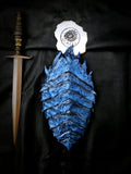 Écaille de dragon Saphira sculptée et peinte à la main en bleu – Scales