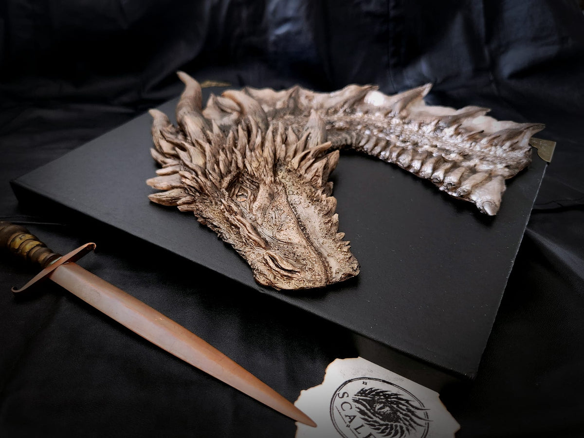 Viserion – Sculpture de dragon peinte à la main