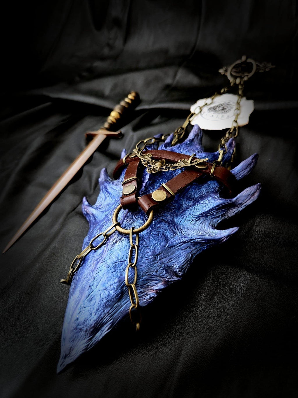 Écaille de Dreamfyre avec harnais en cuir de vachette et chaîne