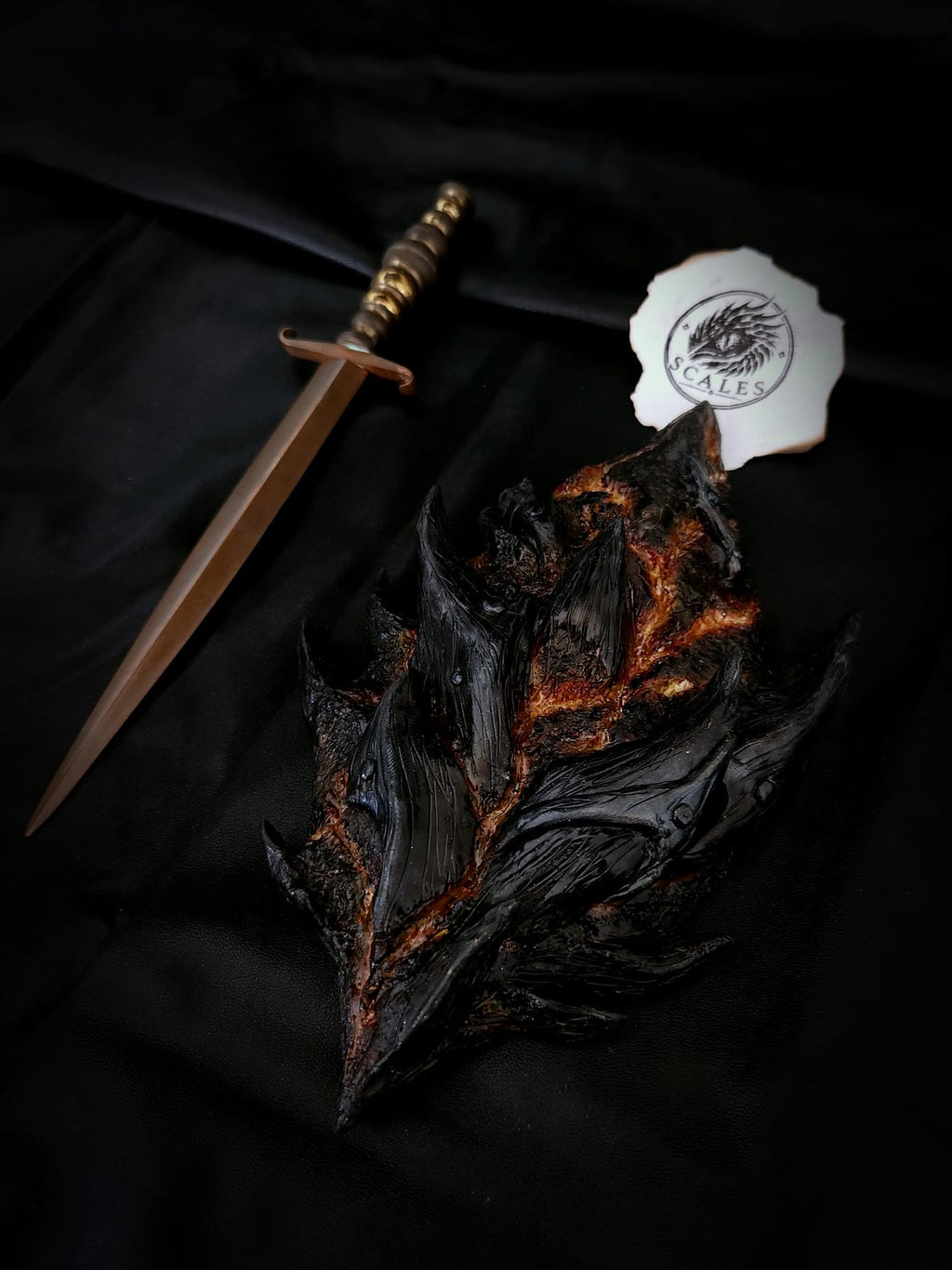 Écaille de dragon Deathwing avec détails de lave artisanal – Scales
